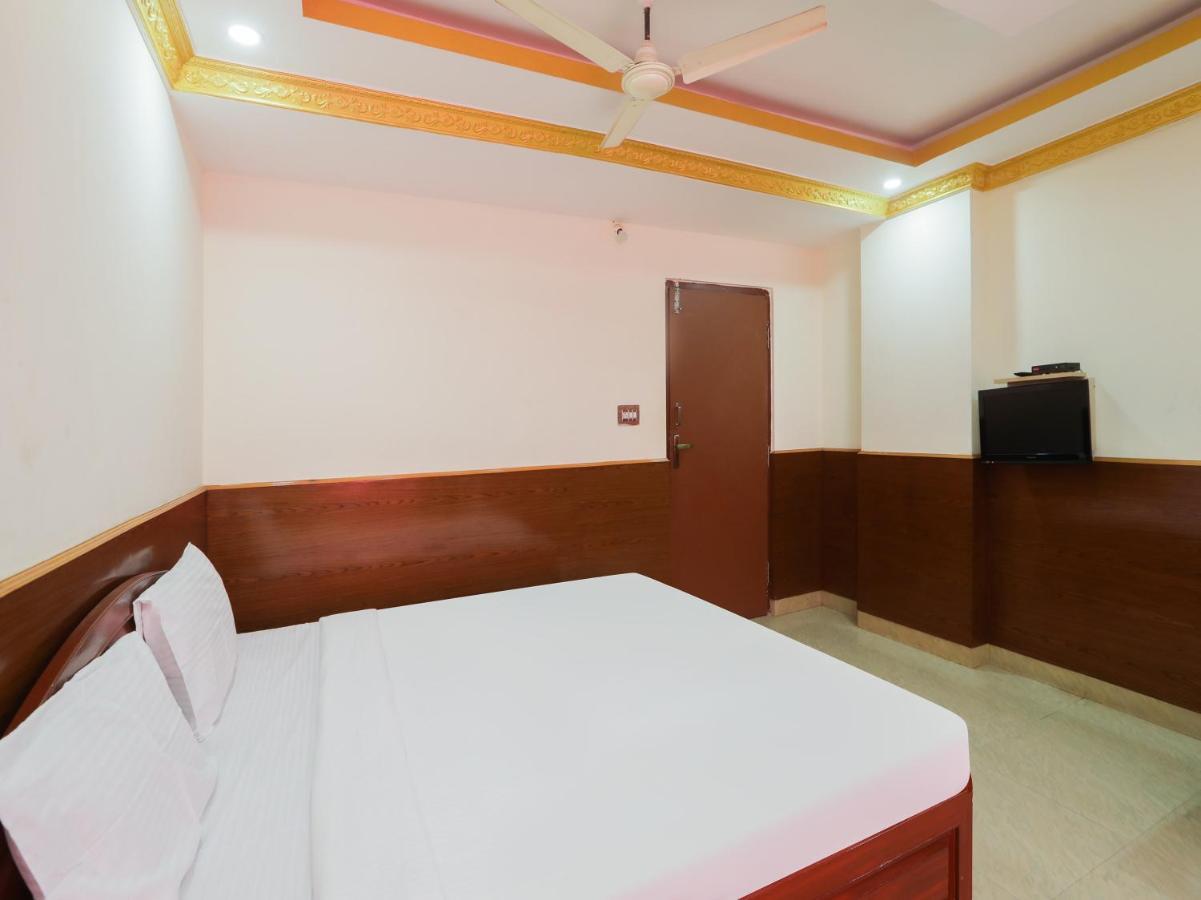 Capital O 84002 Hotel Top In Town President Kushālnagar Exterior foto