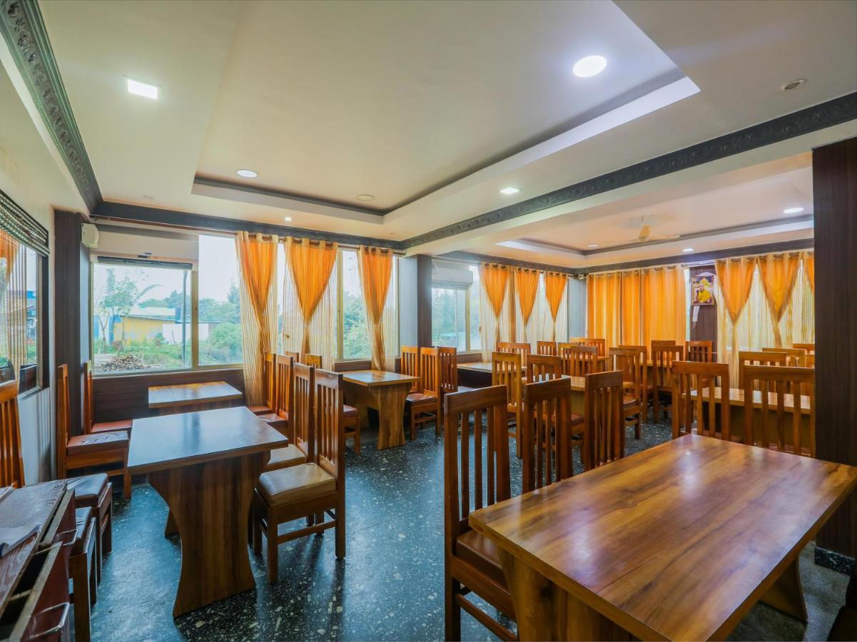 Capital O 84002 Hotel Top In Town President Kushālnagar Exterior foto