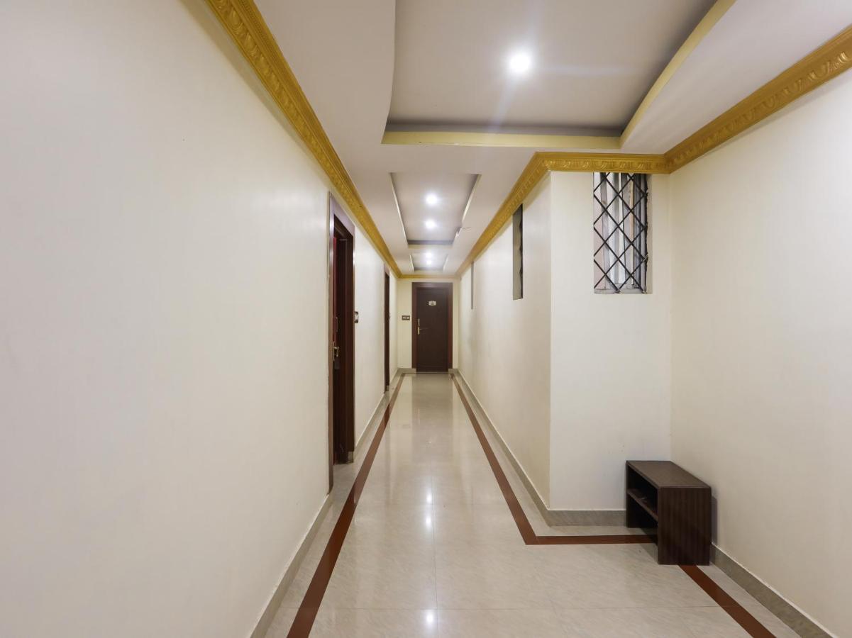 Capital O 84002 Hotel Top In Town President Kushālnagar Exterior foto